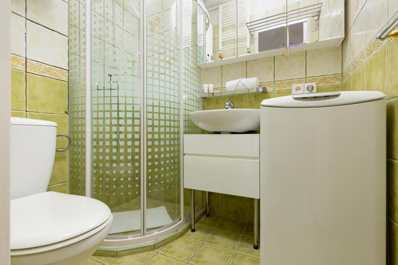 Downtown Studio Apartment By The Park By Noclegi Renters Varsovia Exterior foto